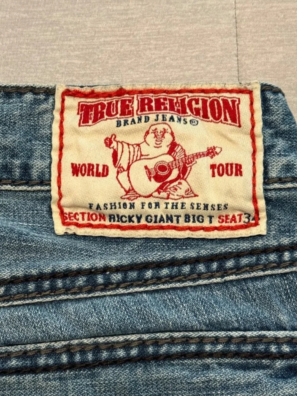 True Religion Mens Ricky Giant Big T Jeans Distressed Light Wash Denim SZ 33